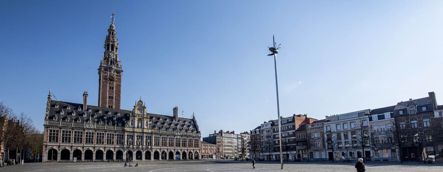 Universiteitsbibliotheek op Ladeuzeplein ©VisitLeuven