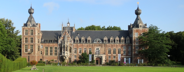 Zicht op het Arenbergkasteel