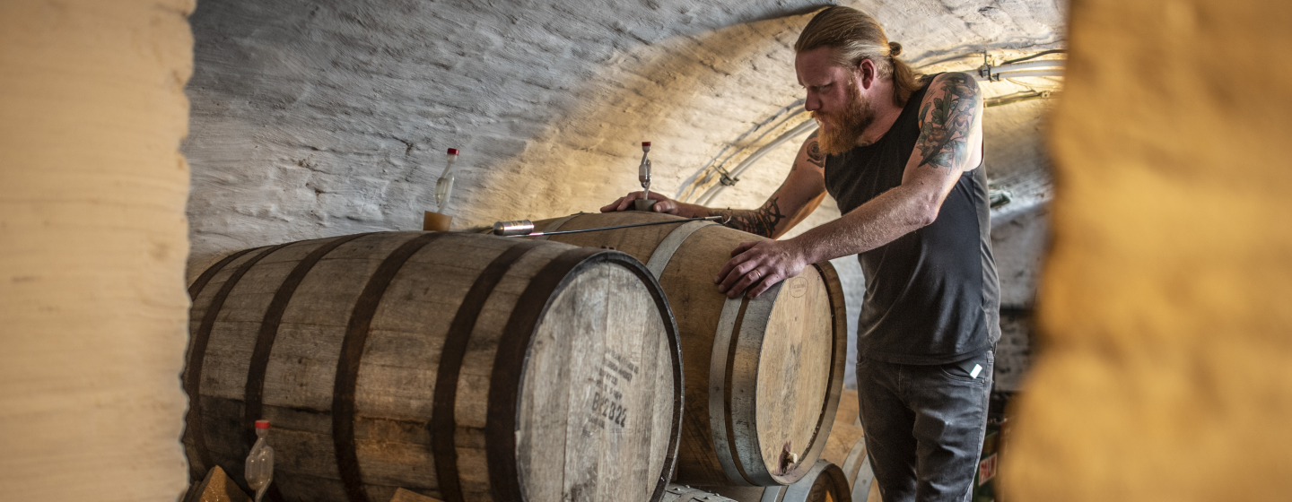 Bezoekers in brouwerij