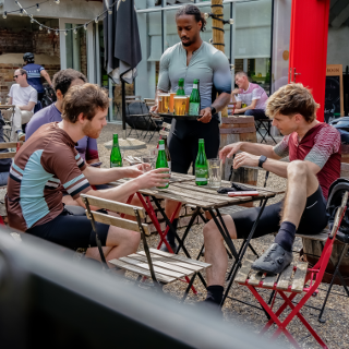 Dertigers in het fiets- en wandelcafé Paddenbroek