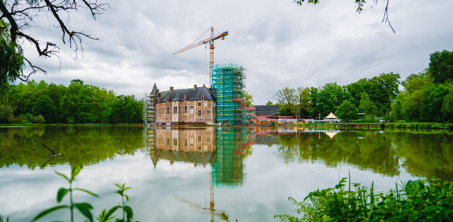 Kasteel van Horst in de steigers